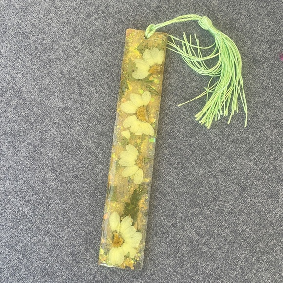 #97 Medium Size Floral Bookmark - Picture 6 of 17